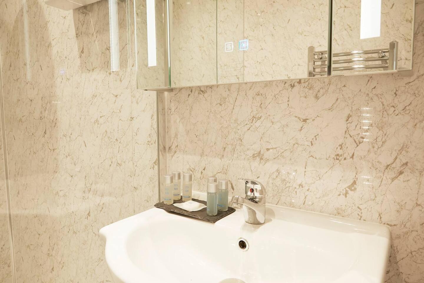 Sea View Serenity Breath Taking Sea View Sleeps 4 Scarborough Ngoại thất bức ảnh